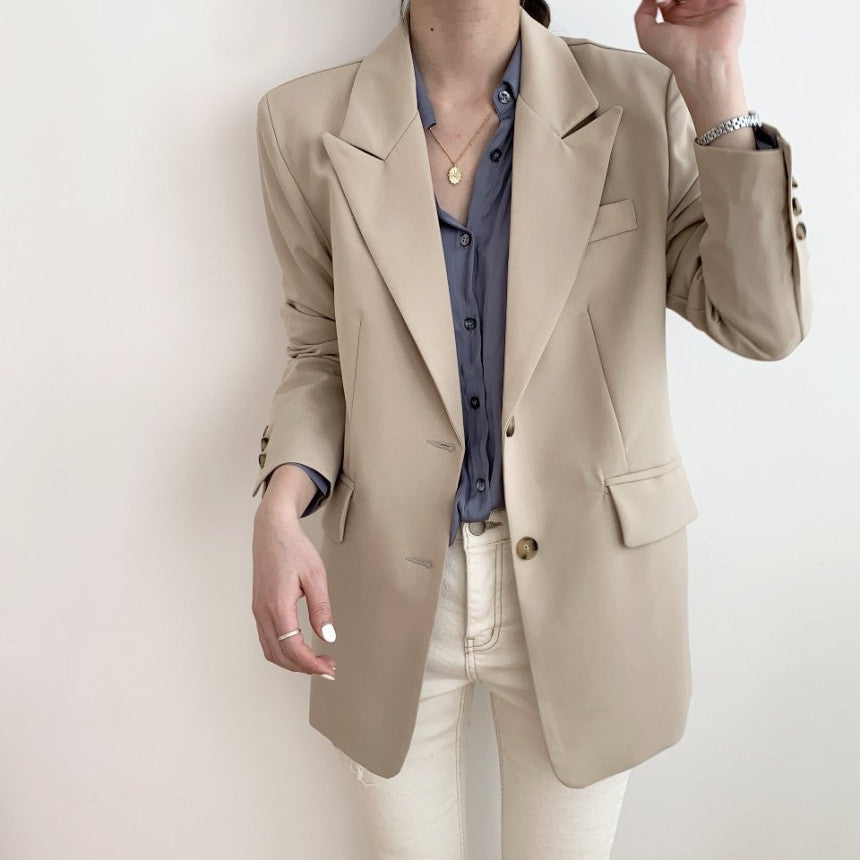 Short French Suit with Belt